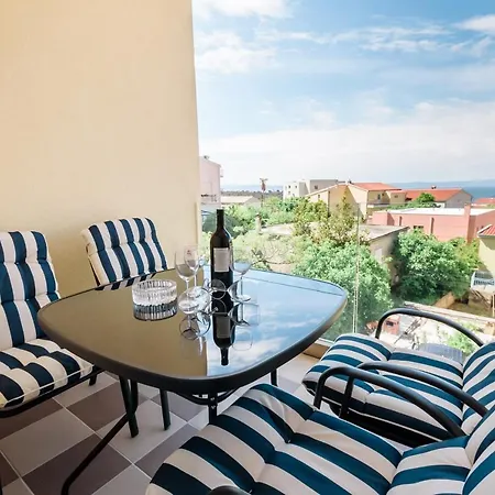 Apartment Apartments Antonella Bes Makarska