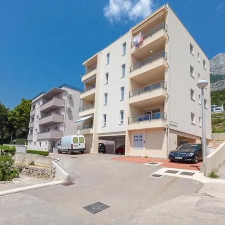 Apartments Antonella Bes * Makarska