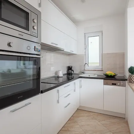 Apartments Antonella Bes * Makarska