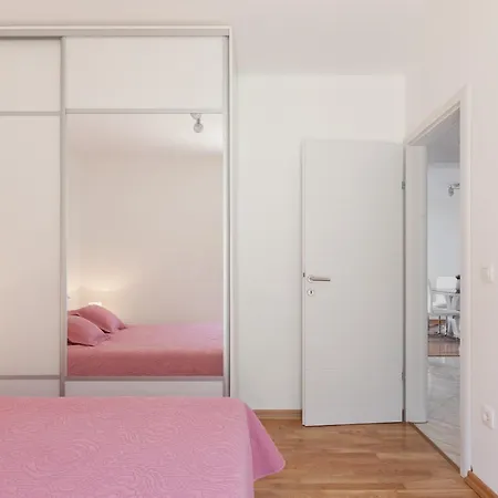 Apartments Antonella Bes *