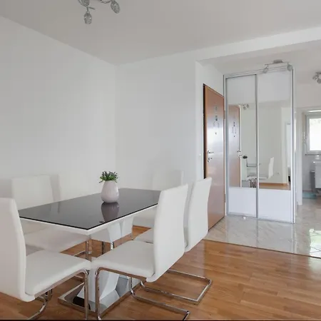 Apartments Antonella Bes Apartamento Makarska