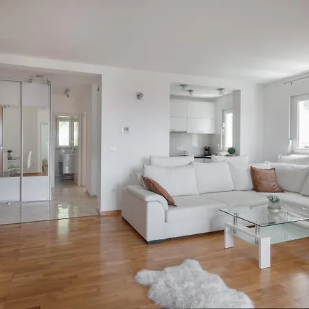 Apartments Antonella Bes Apartamento Makarska